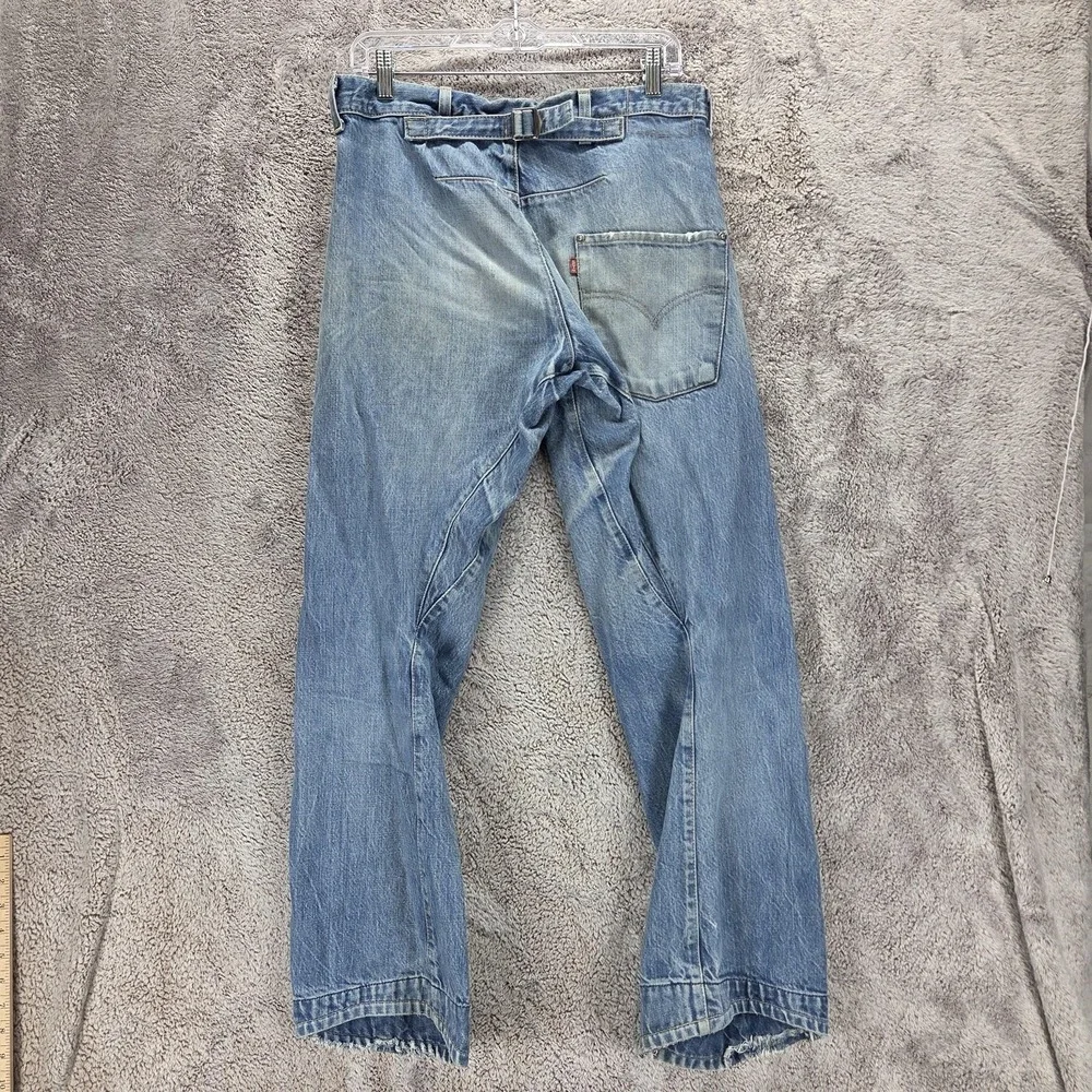 VTG Levis Engineered Jeans Men Thrashed Destroyed Twisted Buckle Back Fits 31x30
